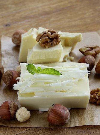 simsearch:400-05272635,k - large bar  white chocolate pieces and chips Stock Photo - Budget Royalty-Free & Subscription, Code: 400-07062196