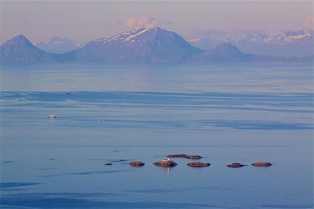 simsearch:400-07087598,k - Aerial view of Norwegian sea between Lofoften islands and norwegian mainland dotted with tiny rocky islets Stock Photo - Budget Royalty-Free & Subscription, Code: 400-07087587