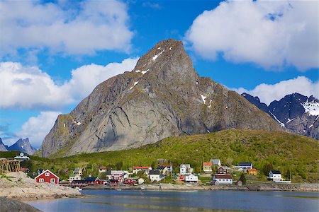 simsearch:400-06557083,k - Picturesque town of Reine by the fjord on Lofoten islands in Norway Stockbilder - Microstock & Abonnement, Bildnummer: 400-07087813