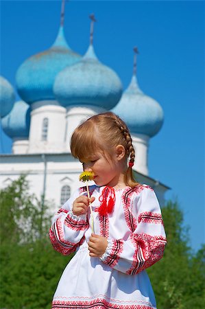 simsearch:400-07090264,k - Russian little girl  on a orthodox church background. Stock Photo - Budget Royalty-Free & Subscription, Code: 400-07088194