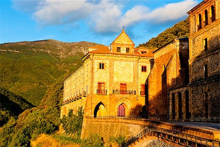 simsearch:400-05753413,k - Nuestra Senora de Valvanera Monastery, La Rioja, Spain Stock Photo - Budget Royalty-Free & Subscription, Code: 400-07095268