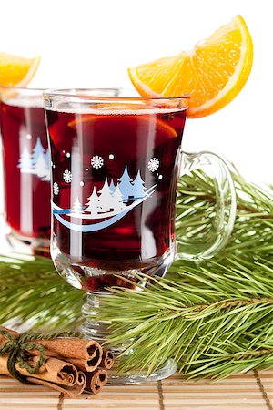 simsearch:400-06464230,k - Mulled wine (Punch) with orange slices and cinnamon Foto de stock - Royalty-Free Super Valor e Assinatura, Número: 400-07099067