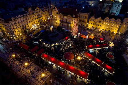simsearch:400-05690626,k - Old Town Square at Christmas time, Prague, Czech Republic Foto de stock - Super Valor sin royalties y Suscripción, Código: 400-07099656