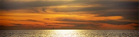 simsearch:400-08011198,k - beautiful sunset over Andaman Sea, in Thailand Photographie de stock - Aubaine LD & Abonnement, Code: 400-07091071