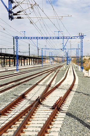 Railway with electric posts and platforms vertical Foto de stock - Royalty-Free Super Valor e Assinatura, Número: 400-07091249