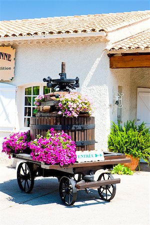 simsearch:400-07095252,k - winepress, Bandol, Provence, France Fotografie stock - Microstock e Abbonamento, Codice: 400-07091911