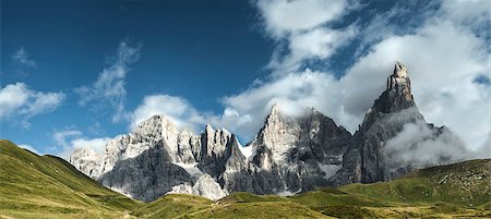 rolle pass - panoramic views of the Pale di San Martino from Passo Rolle, Dolomiti - Italy Photographie de stock - Aubaine LD & Abonnement, Code: 400-07092148