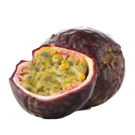 simsearch:400-08500819,k - Ripe passion fruit isolated on white background. Stock Photo - Budget Royalty-Free & Subscription, Code: 400-07104967