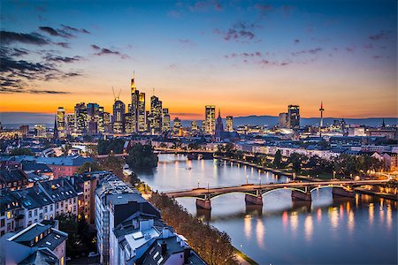 simsearch:400-06866511,k - Skyline of Frankfurt, Germany, the financial center of the country. Stock Photo - Budget Royalty-Free & Subscription, Code: 400-07105223