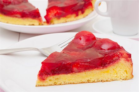 Closeup of Homemade Strawberry Cake with Jelly Stockbilder - Microstock & Abonnement, Bildnummer: 400-07100112