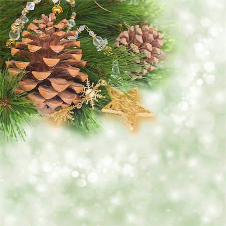 simsearch:400-06391837,k - chrismas tree and pine cones on background with sparkles Stock Photo - Budget Royalty-Free & Subscription, Code: 400-07102583