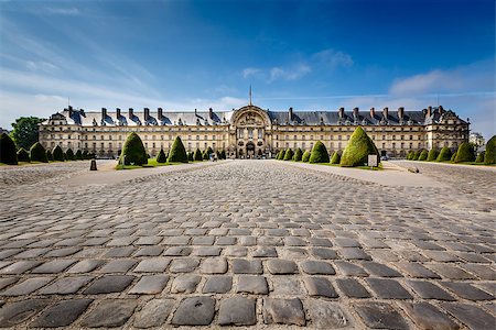 Les Invalides War History Museum in Paris, France Foto de stock - Super Valor sin royalties y Suscripción, Código: 400-07114389