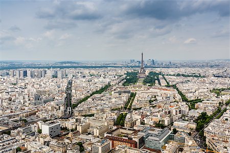 Aerial View on Champs de Mars and Eiffel Tower, Paris, France Foto de stock - Super Valor sin royalties y Suscripción, Código: 400-07114405