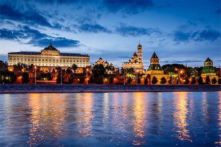 Moscow Kremlin and Moscow River Illuminated in the Evening, Russia Fotografie stock - Microstock e Abbonamento, Codice: 400-07114406