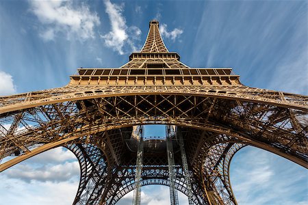 Wide View of Eiffel Tower from the Ground, Paris, France Fotografie stock - Microstock e Abbonamento, Codice: 400-07114417