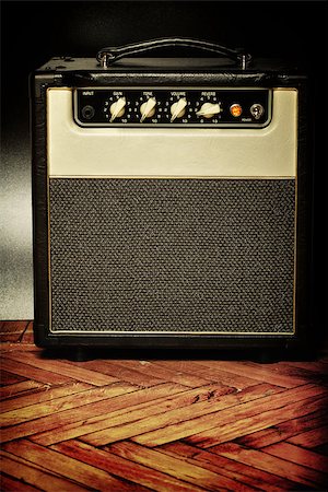 rock speakers - black vintage guitar aplifier on a floor Stock Photo - Budget Royalty-Free & Subscription, Code: 400-07111221