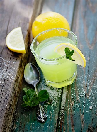 Fruit drinks. Fresh lemonade with sugar. Margarita cocktail Stockbilder - Microstock & Abonnement, Bildnummer: 400-07111716