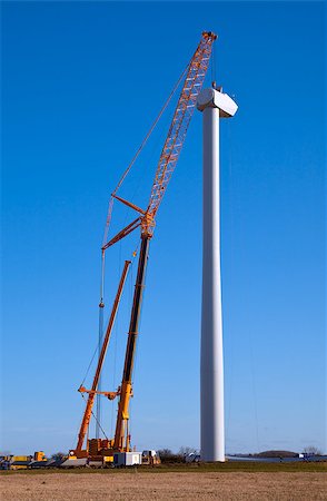 simsearch:400-07111713,k - Large crane on a wind turbine construction site Stockbilder - Microstock & Abonnement, Bildnummer: 400-07111713