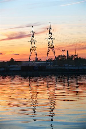 simsearch:400-07055373,k - High voltage tower on a background of the red sky Fotografie stock - Microstock e Abbonamento, Codice: 400-07111810