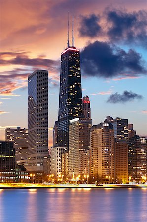 simsearch:400-04395039,k - Image of Chicago downtown skyline during beautiful sunset. Foto de stock - Super Valor sin royalties y Suscripción, Código: 400-07111862