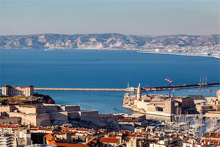 simsearch:400-07680821,k - Aerial View of Marseille City and its Harbor, France Foto de stock - Royalty-Free Super Valor e Assinatura, Número: 400-07112806