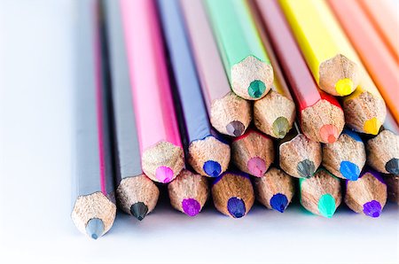 simsearch:400-07485953,k - Color pencils crayon for kid education or artist Stockbilder - Microstock & Abonnement, Bildnummer: 400-07113156