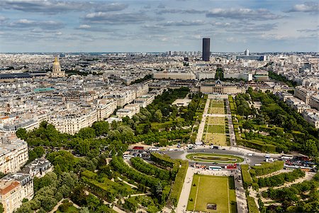 Aerial View on Champ de Mars and Invalides from the Eiffel Tower, Paris, France Photographie de stock - Aubaine LD & Abonnement, Code: 400-07113645