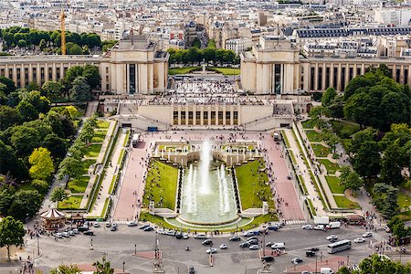 paris eiffel tower road - Aerial View on Trocadero Fountains From the Eiffel Tower, Paris, France Stock Photo - Budget Royalty-Free & Subscription, Code: 400-07113664