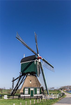 simsearch:400-07569215,k - Dutch windmill de Bonk near Lexmond in the Netherlands Stock Photo - Budget Royalty-Free & Subscription, Code: 400-07124196