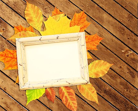 simsearch:400-05735209,k - Grunge background with autumn leaves and wooden frame Stock Photo - Budget Royalty-Free & Subscription, Code: 400-07125516