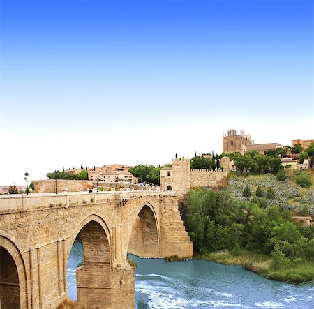 Famous Toledo bridge in Spain Stock Photo - Budget Royalty-Free & Subscription, Code: 400-07125533