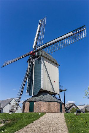 simsearch:400-07569215,k - Dutch windmill De Vink in Herveld, the Netherlands Stock Photo - Budget Royalty-Free & Subscription, Code: 400-07123748