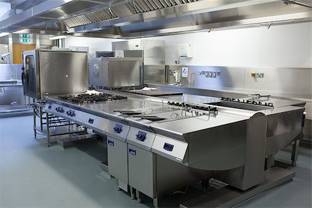 fornellino elettrico - Picture of restaurant kitchen in chrome Fotografie stock - Microstock e Abbonamento, Codice: 400-07141066