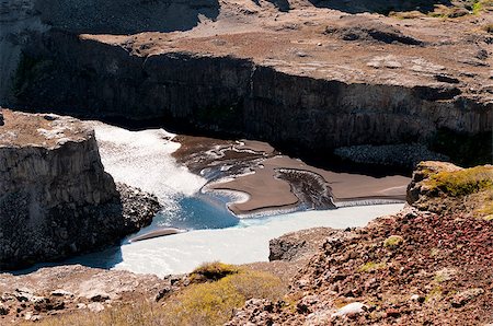 simsearch:400-08793800,k - The spring landscape with a river and rocks. Iceland Stock Photo - Budget Royalty-Free & Subscription, Code: 400-07165248