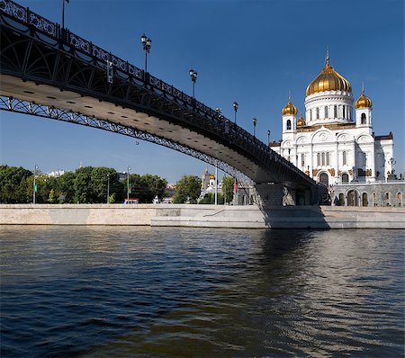 simsearch:400-04520111,k - The Cathedral of Christ the Savior and the Moscow River in Moscow Photographie de stock - Aubaine LD & Abonnement, Code: 400-07165570