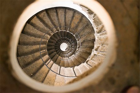 Spiral staircase in lighthouse. Perspective experiment. Hight. Photographie de stock - Aubaine LD & Abonnement, Code: 400-07166099