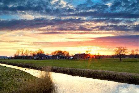 simsearch:400-06741971,k - beautiful sunset over river in Dutch farmland Foto de stock - Super Valor sin royalties y Suscripción, Código: 400-07168152