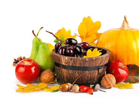 simsearch:400-05265311,k - autumnal harvest fruits and vegetables with yellow leaves isolated on white background Foto de stock - Super Valor sin royalties y Suscripción, Código: 400-07168351