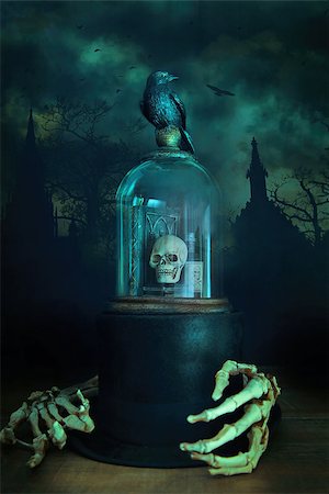 simsearch:400-05687204,k - Creepy glass bell jar with crow and skeleton hands Photographie de stock - Aubaine LD & Abonnement, Code: 400-07168712