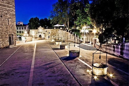 five towers - Five well square in Zadar, evening view, Dalmatia, Croatia Photographie de stock - Aubaine LD & Abonnement, Code: 400-07169379