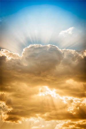 Picture of dramatic cloud with sunbeams in the sky Stock Photo - Budget Royalty-Free & Subscription, Code: 400-07169682