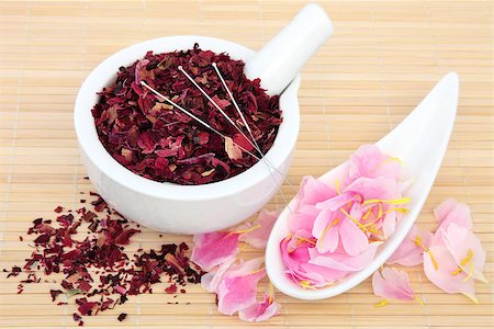 simsearch:400-07174356,k - Chinese herbal medicine with acupuncture needles and fresh and dried peony flowers. Fuguihua. Stock Photo - Budget Royalty-Free & Subscription, Code: 400-07169814