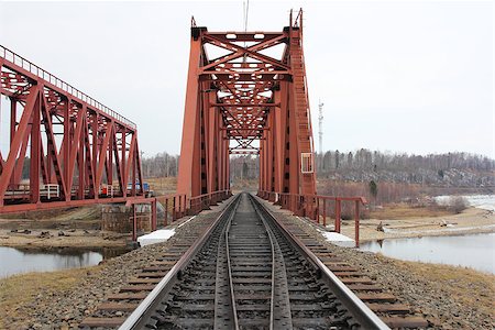 simsearch:400-05247494,k - Red metal railway bridge across the river. Photographie de stock - Aubaine LD & Abonnement, Code: 400-07174282