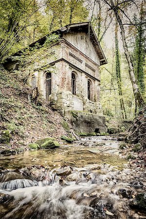 simsearch:400-03973407,k - Picture of a old house and creek in a forest in autumn Stock Photo - Budget Royalty-Free & Subscription, Code: 400-07175204