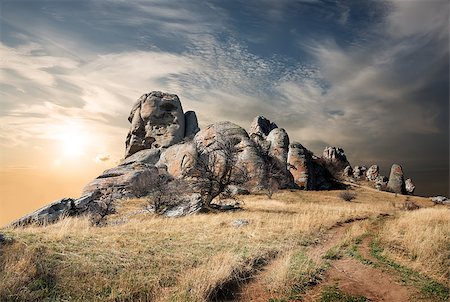 simsearch:400-04276571,k - Road to the Valley of Ghosts in autumn Foto de stock - Super Valor sin royalties y Suscripción, Código: 400-07175533