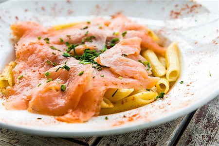 simsearch:400-04505555,k - tasty pasta with salmon on a the table Foto de stock - Royalty-Free Super Valor e Assinatura, Número: 400-07176352