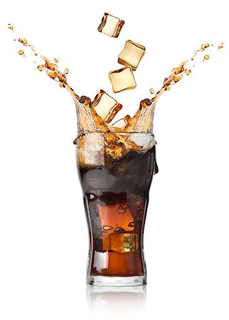 Cola with ice cubes isolated on white Stock Photo - Budget Royalty-Free & Subscription, Code: 400-07176370