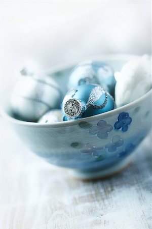 blue and silver christmas balls in a bowl Stock Photo - Budget Royalty-Free & Subscription, Code: 400-07176640