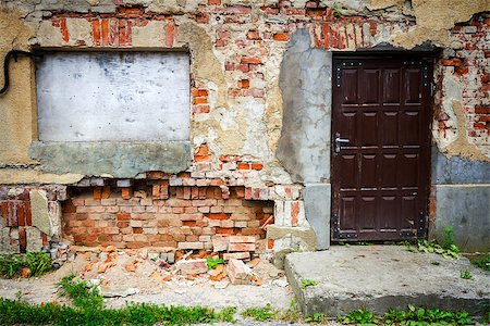 simsearch:400-09274721,k - Boarded up window and old door of a abandoned house Stock Photo - Budget Royalty-Free & Subscription, Code: 400-07176667
