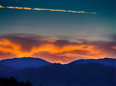 simsearch:400-05280468,k - Landscape with sunset in Tuscany with orange clouds Stock Photo - Budget Royalty-Free & Subscription, Code: 400-07178910